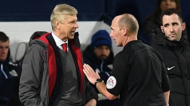 Wenger Tak Boleh Dampingi Arsenal Selama Tiga Laga