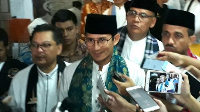 Vokalis Koes Plus Meninggal, Sandiaga Uno Berduka