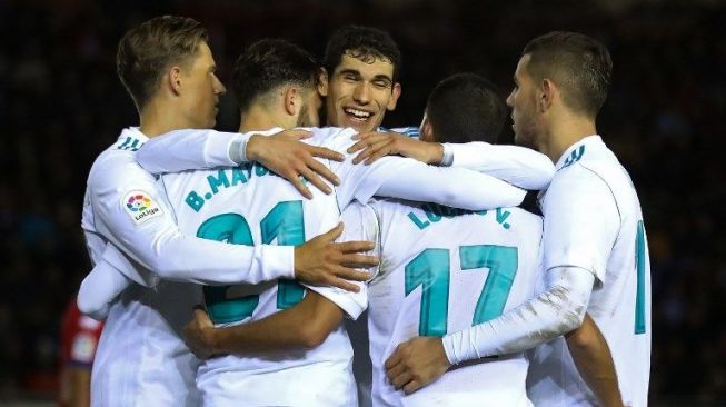 Para pemain Real Madrid rayakan kemenangan atas Numancia di leg pertama babak 16 besar Piala Raja [AFP]