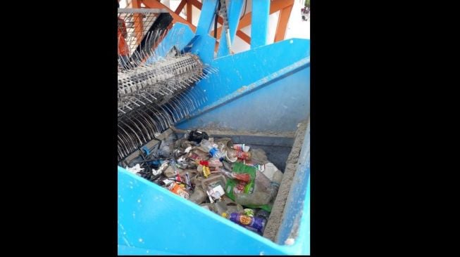 Tumpukan sampah di Ancol. [Suara.com/Risna Halidi]