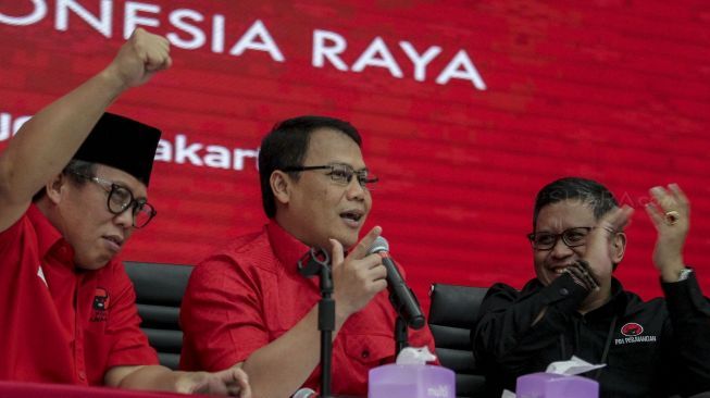 PDIP memberikan sinyal kepada kader PDIP Ahmad Basarah.  