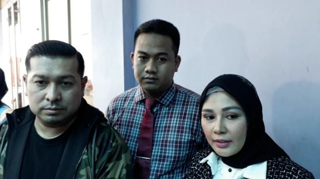 Alasan Vivi Ngotot Ingin Dinikahi Vicky Prasetyo