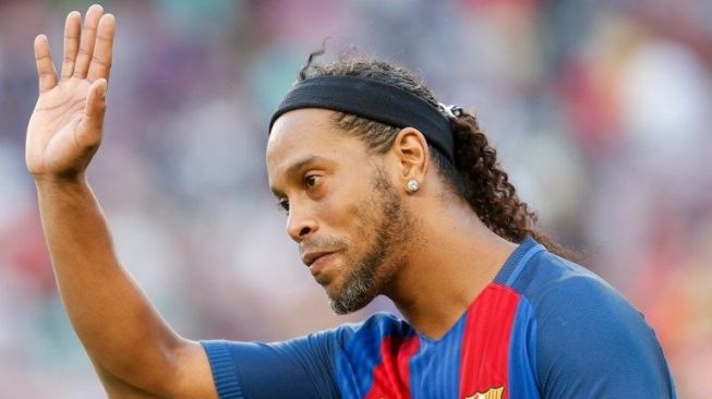 Ronaldinho bermain di ajang Barcelona Legend [AFP]