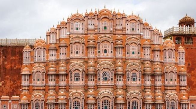 Hawa Mahal Palace (Palace of the Winds) di Jaipur, Rajasthan, India.