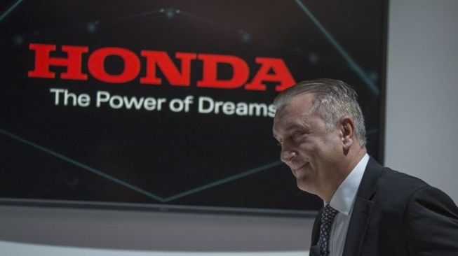 Honda Kenalkan Power Bank Mobil Listrik, Robot yang Bisa Dipeluk