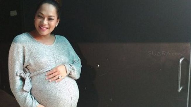 Hamil 9 Bulan, Ini Aktivitas Jenny Cortez