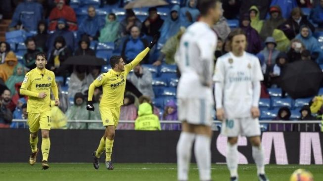 Pemain Villarreal Pablo Fornals (tengah) rayakan golnya ke gawang Real Madrid [AFP]