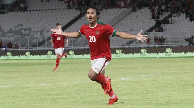 Ilham Udin Armaiyn dari Timnas Indonesia saat melawan Islandia di GBK, (14/1). (Suara.com/Oke Atmaja)