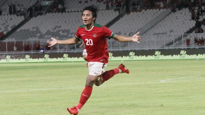 Ilham Udin Armaiyn dari Timnas Indonesia saat melawan Islandia di GBK, (14/1). (Suara.com/Oke Atmaja)