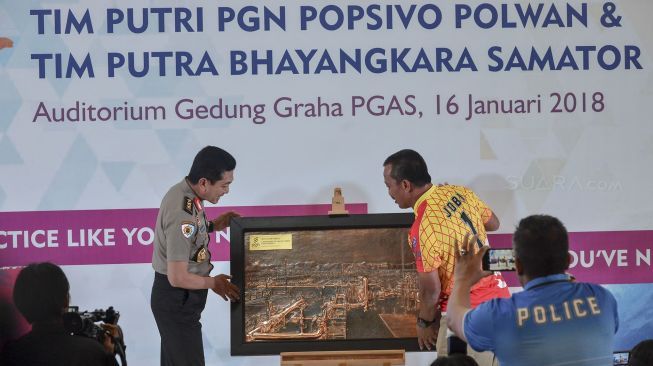 Peluncuran tim putri PGN Popsivo Polwan dan tim putra Bhayangkara Samator di Jakarta, Selasa (16/1). 