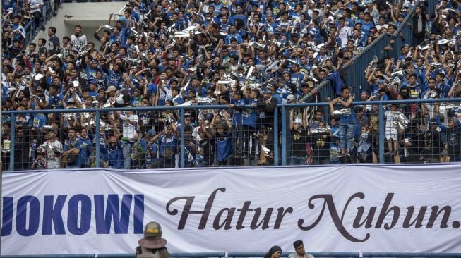 Pembukaan Piala Presiden 2018 di Stadion Gelora Bandung Lautan Api, Bandung, Jawa Barat, Selasa (16/1).