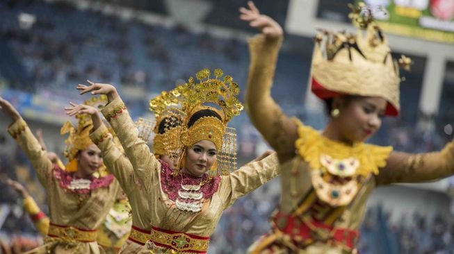 Pembukaan Piala Presiden 2018 di Stadion Gelora Bandung Lautan Api, Bandung, Jawa Barat, Selasa (16/1).