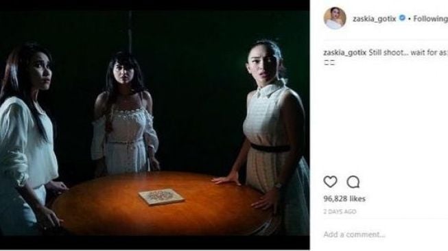 Salah Tulis Bahasa Inggris, Zaskia Gotik Dinyinyirin Warganet