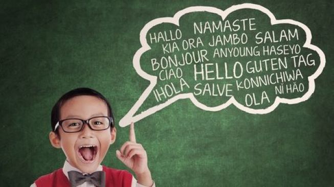 Kapan Waktu yang Tepat Ajarkan Anak Bahasa Asing?