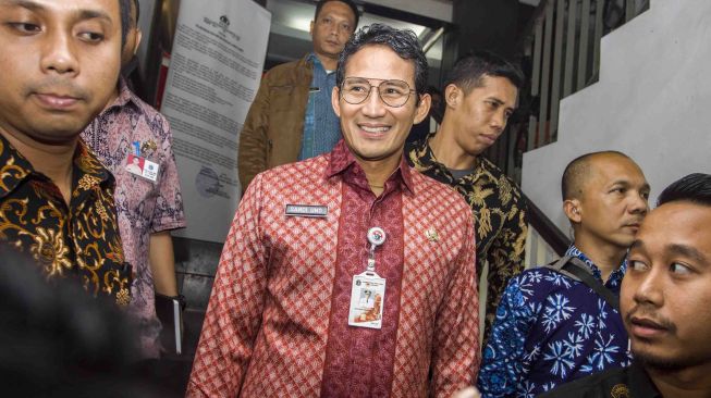 Sandiaga Prediksi Jembatan Gantung di Lenteng Agung 3 Bulan Beres