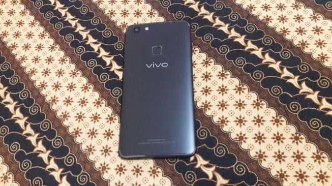 Vivo V7. [Suara.com/Dythia Novianty]