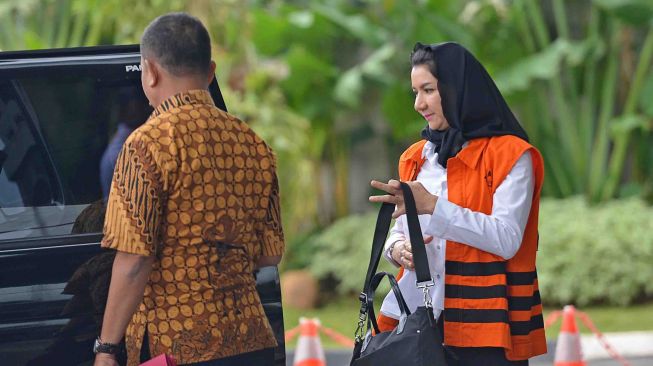 Sebagai tersangka dugaan TPPU senilai Rp436 miliar.