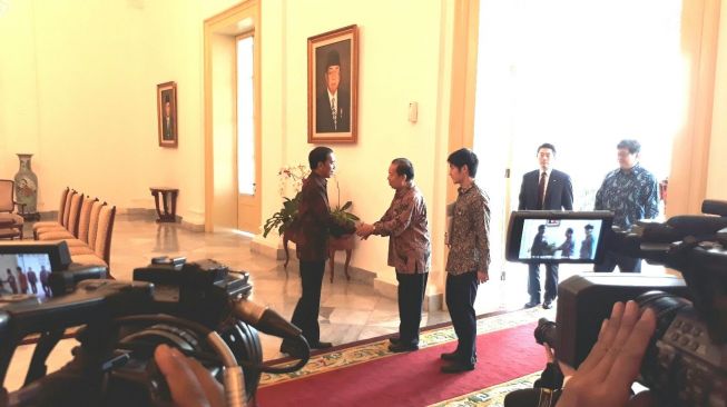 Jokowi Bertemu Utusan PM Jepang Bahas Kereta Semi Cepat JKT-SBY