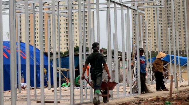 Pemprov DKI Jakarta membangun sebanyak 128 unit shelter.