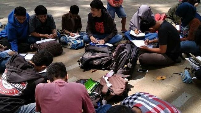 Setiap Minggu pagi Komunitas Rainstrip Bogor punya kegiatan rutin di Taman Ekspresi Sempur. ( Foto: Dok. @rainstrip / Instagram )