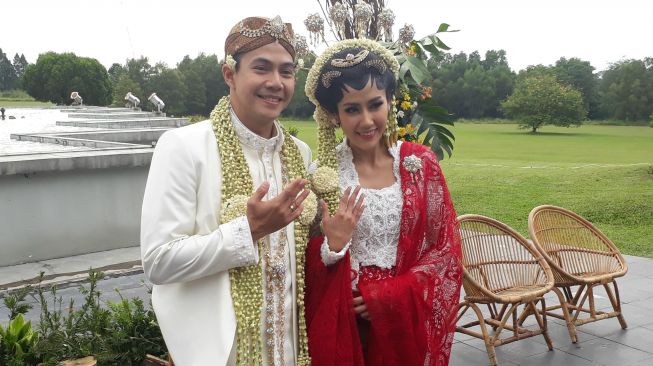 Ardina Rasti dan Arie Dwi Andika sudah resmi menikah. (Suara.com/Wahyu Tri Laksono)