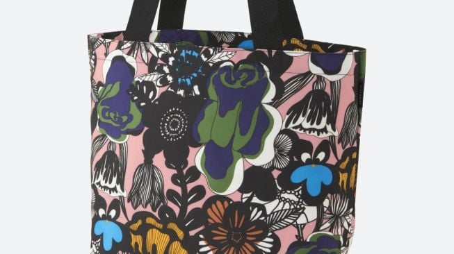 Permainan warna dan motif di koleksi Uniqlo Marimekko. (suara.com/Dinda Rachmawati)