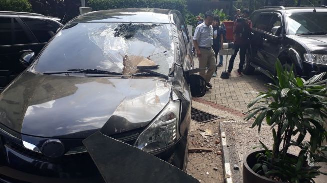 Jakarta Gempa, Mobil Tertimpa Plafon Gedung Bareskrim Polri