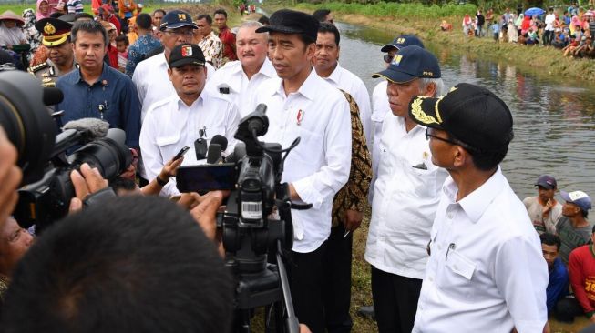 Presiden Jokowi Cek Sejumlah Proyek di Dharmasraya Sumbar