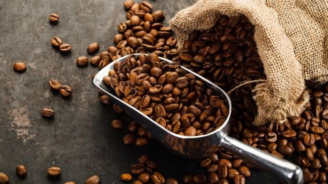 5 Cara Perawatan Rambut Alami dengan Kopi