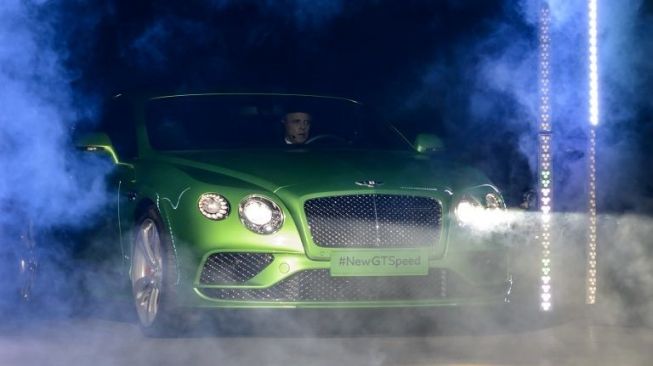 Bentley GT diperkenalkan kepada publik di sebuah pameran otomotif di Jenewa, Swiss, pada tahun 2015 lalu [AFP]