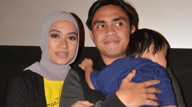 Ayudia Bing Slamet dan suami, Ditto. (Instagram)