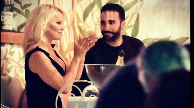 Seksinya Pamela Anderson, Eks Model 'Panas' yang Pernah Pacari Adil Rami