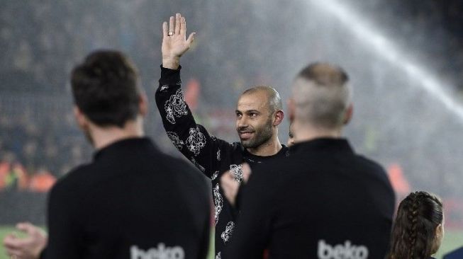 Mengharukan, Barcelona Lepas Mascherano di Camp Nou