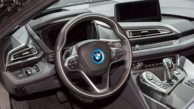 Interior BMW i8 seperti milik Wayne Rooney. (Shutterstock)