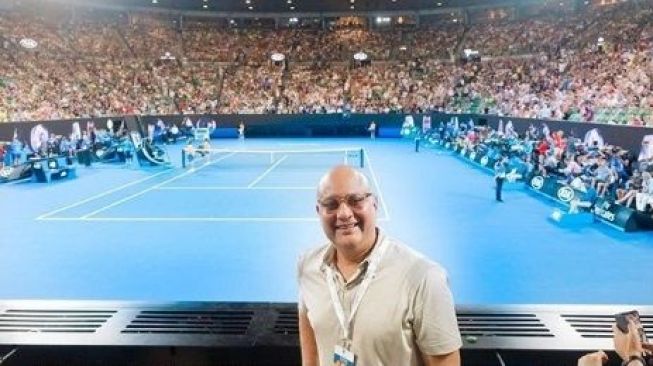 Maia Estianty, Irwan Murssy, dan Luna Maya di Australia Open 2018. [Instagram]