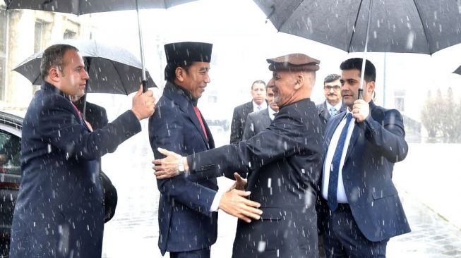 Momen Jokowi Kunjungan ke Afghanistan: Sepanjang Perjalanan Mencekam, Doa Dipanjatkan