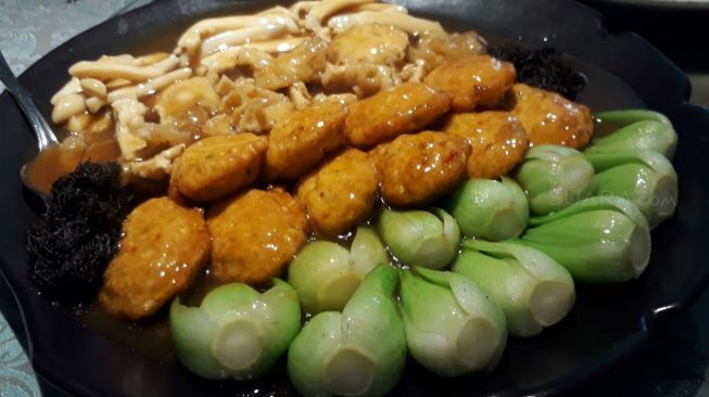 Menyambut Imlek, Restoran Tien Chao, Gran Melia Jakarta menyuguhkan beragam menu tradisional Cina. (Suara.com/Dinda Rachmawati) 