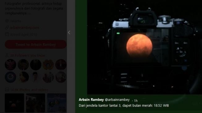 Foto Bulan pada Rabu (31/1) yang diunggah fotografer senior Arbain Rambey ke akun Twitter-nya. [Twitter/arbainrambey]