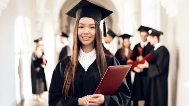 Alasan Banyak Perempuan Enggan Berpendidikan Lebih Tinggi