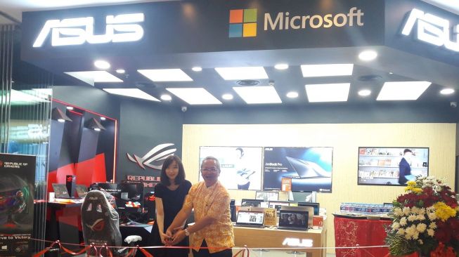 Pembukaan Asus Premium Store pertama di Indonesia, Jakarta, Kamis (1/2/2018). [Suara.com/Dythia Novianty]