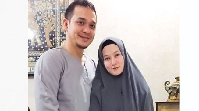 Fadlan Muhammad dan istri, Lyra Virna. (Instagram)