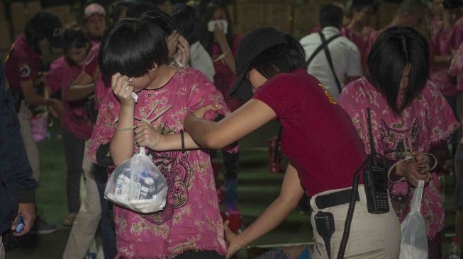 Polisi mendata kembali puluhan warga negara Cina yang terlibat kasus 'cyber crime' saat proses deportasi di Polda Bali, Denpasar, Jumat (2/2).