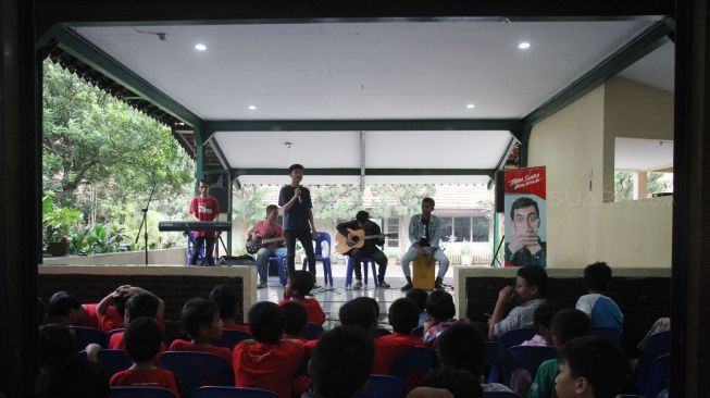 Redaksi suara.com mengunjungi panti asuhan Desa Putera di Jakarta, Jumat, (2/2).