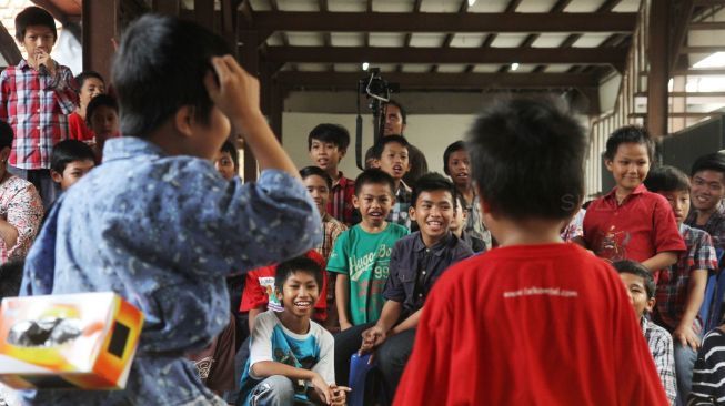 Redaksi suara.com mengunjungi panti asuhan Desa Putera di Jakarta, Jumat, (2/2).