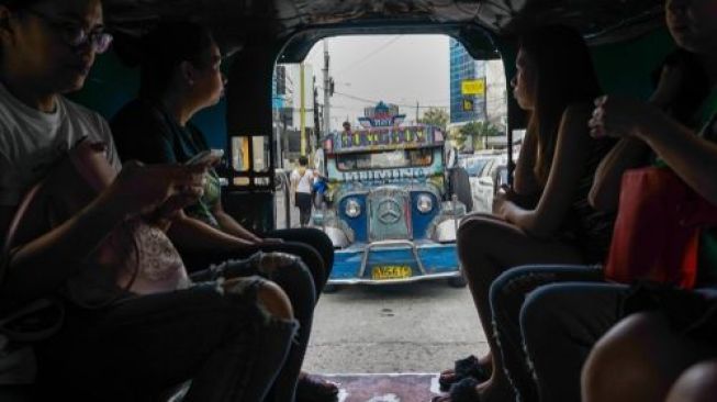 Ilustrasi Jeepney, angkutan umum khas Manila. (Shutterstock)