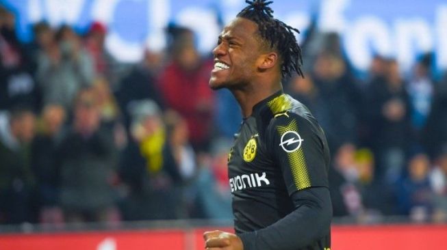 Cetak Dua Gol, Batshuayi Lakoni Debut Impiannya di Dortmund