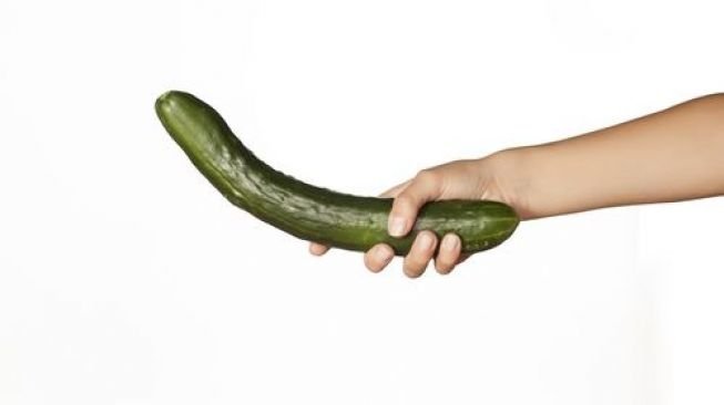 Mentimun salah satu benda yang bisa dijadikan alat bantu masturbasi, karena bentuknya mirip penis. (Shutterstock)