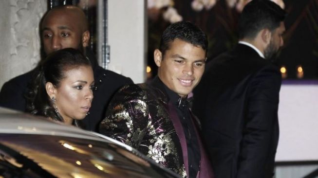 Pemain PSG Thiago Silva tiba di Pavilion Cambon, tempat berlangsungnya pesta ultah Neymar [AFP]