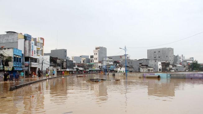 Tingginya intensitas hujan yang mengguyur kawasan Bogor dan Puncak.