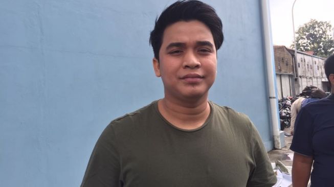 Pacar Billy Syahputra Siap Batalkan Pernikahan dengan Kriss Hatta